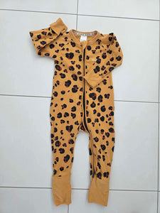 EUC SIZE 6-12 MONTHS