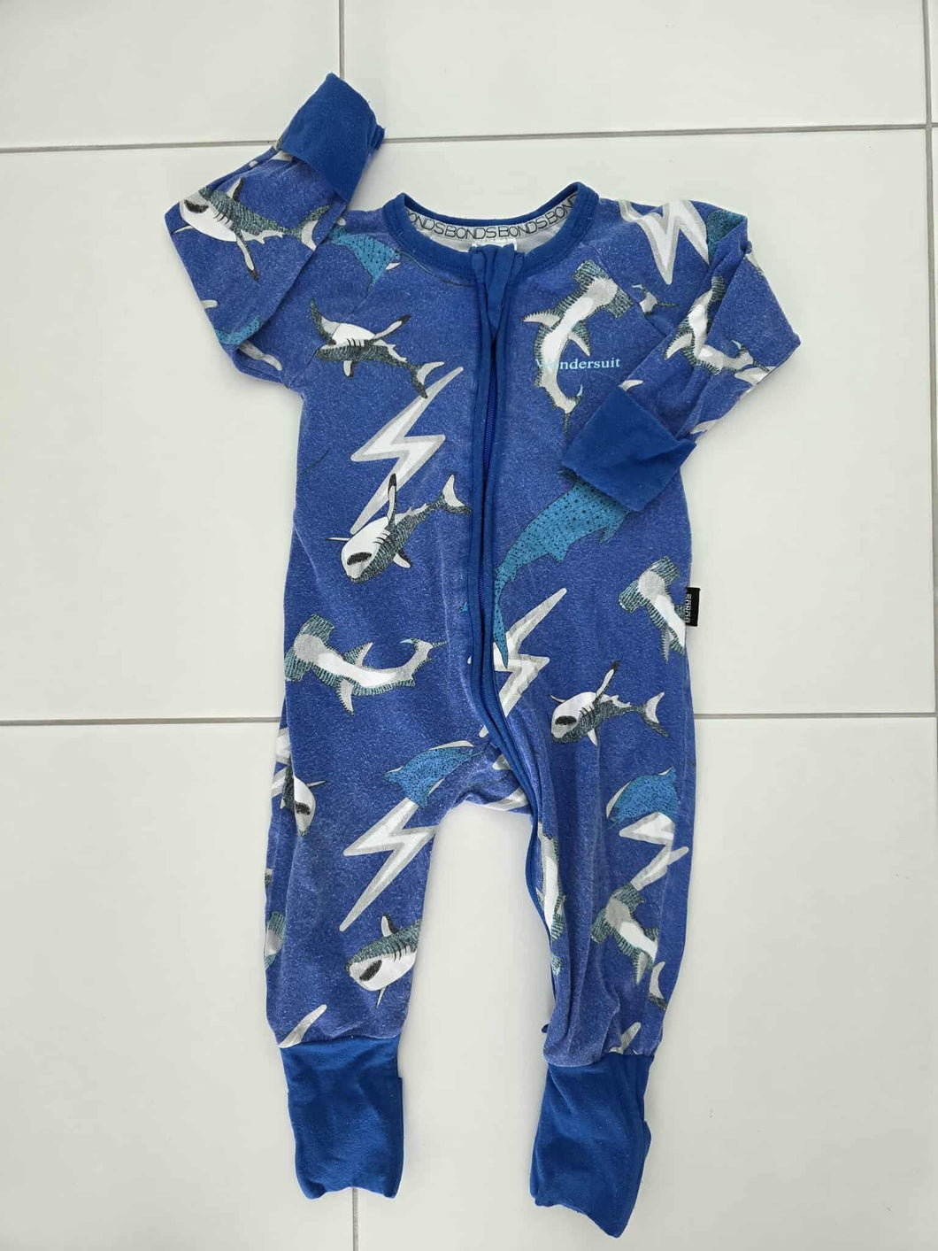 EUC SIZE 3-6 MONTHS