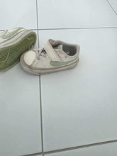 Load image into Gallery viewer, Pre-Loved Nike SIZE uk 5.5