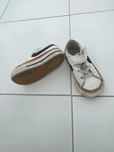 Load image into Gallery viewer, Pre-Loved Nike SIZE uk 5.5