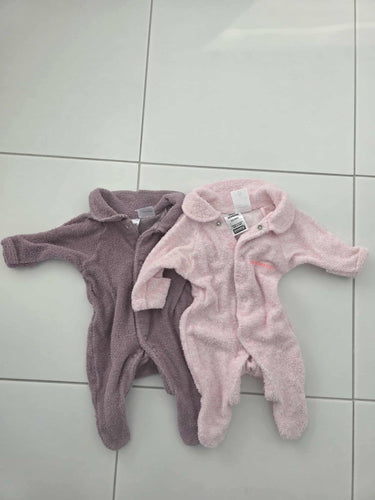 EUC SIZE SMALL NEWBORN x 2