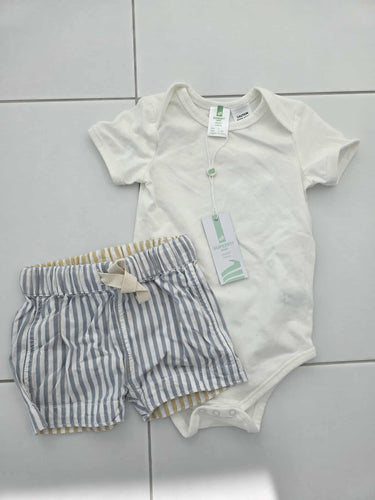 Pre-Loved Superfit/ Hux 6-12 Months