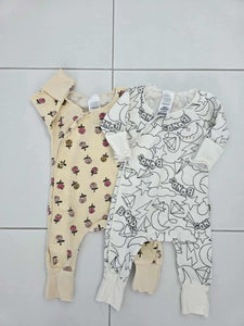 EUC SIZE SMALL NEWBORN
