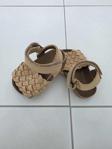 Pre-Loved Kit & Kat (see pic for size)