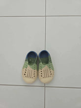 Load image into Gallery viewer, Pre-Loved Native Size 4