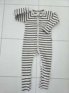 EUC SIZE 12-18 MONTHS