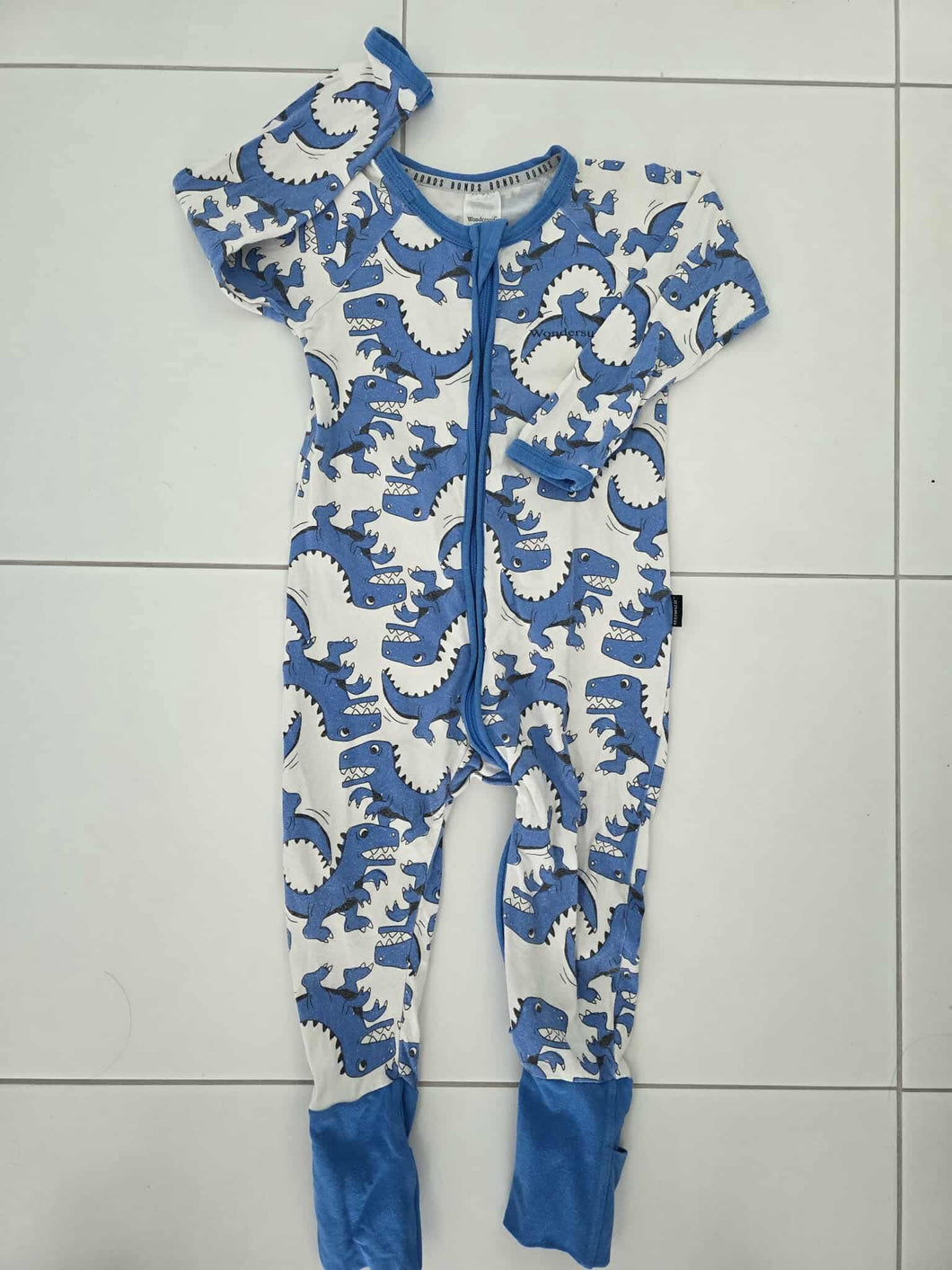 EUC SIZE 12-18 MONTHS